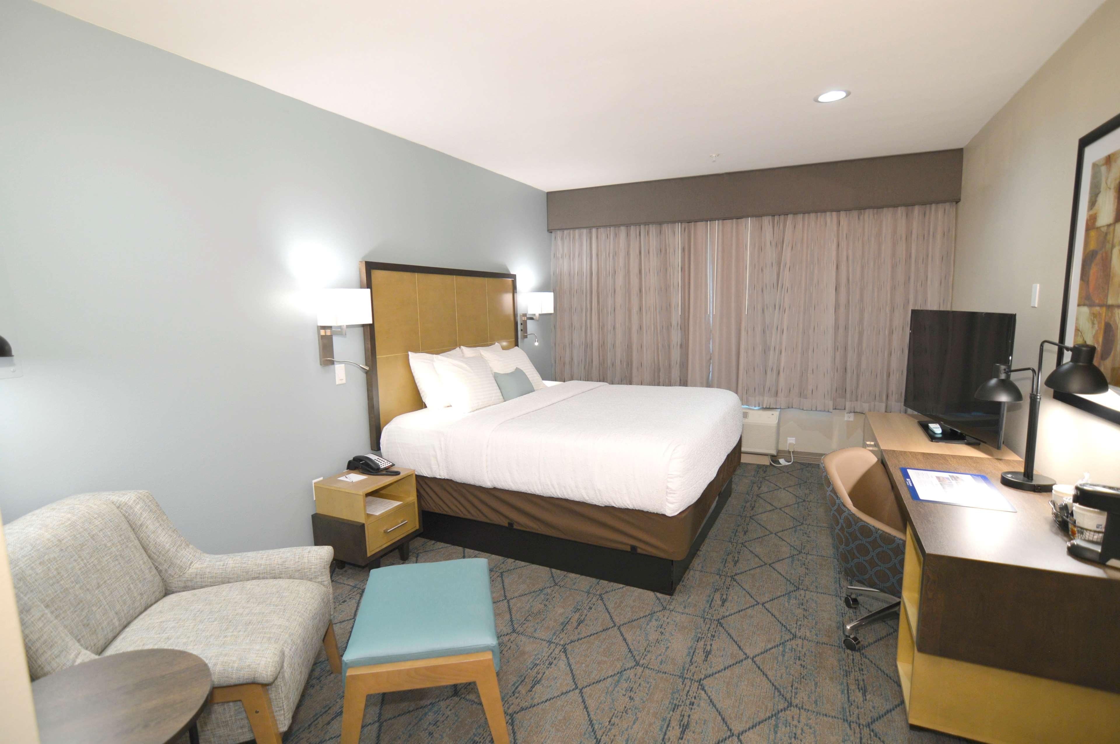 Best Western Plus Pleasanton Hotel Exterior foto